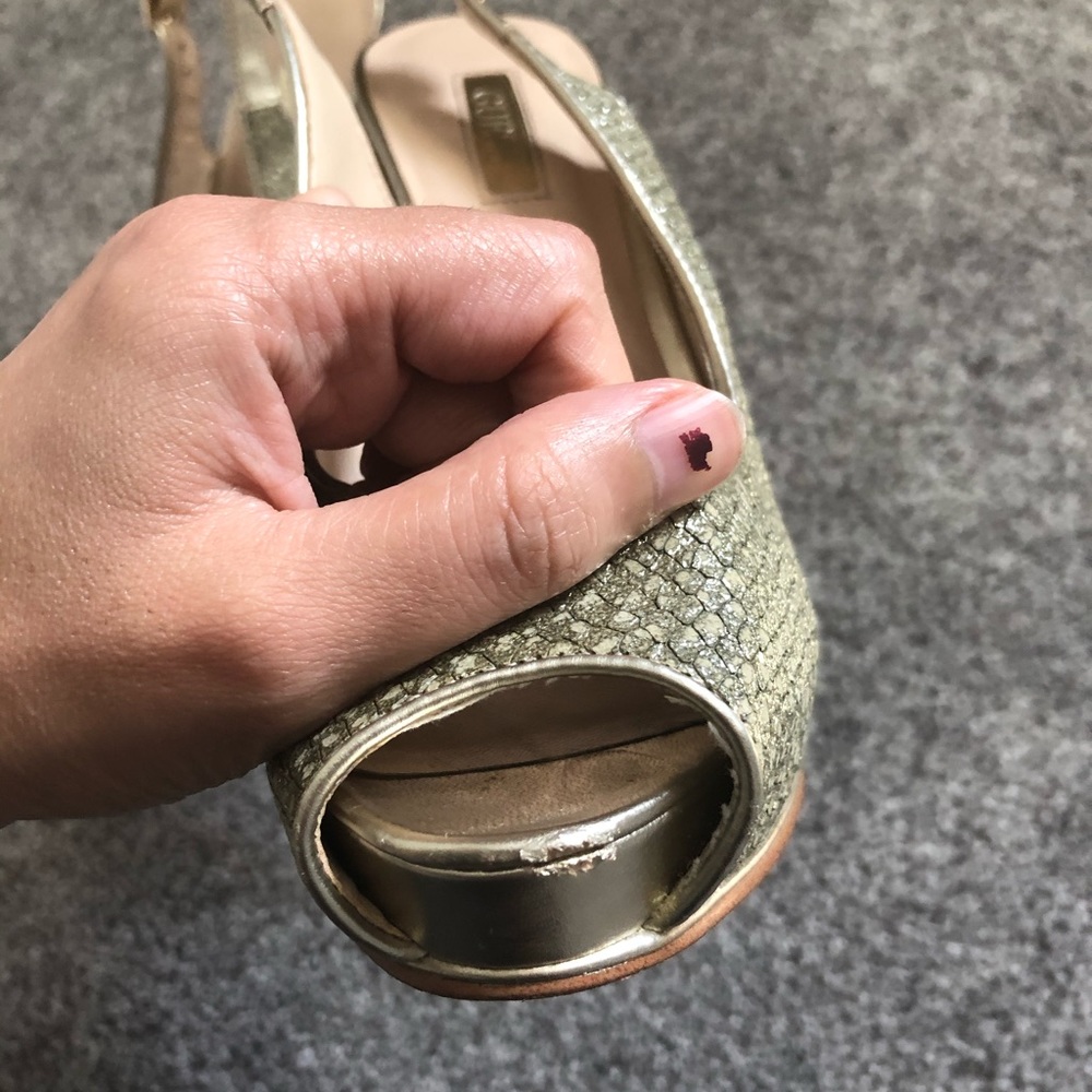 shoes - Picture 2 of 5